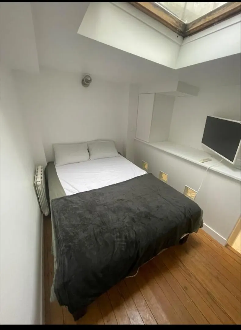 Appartement A Cote Du Sacree Coeur Et Montmartre París Apartamento